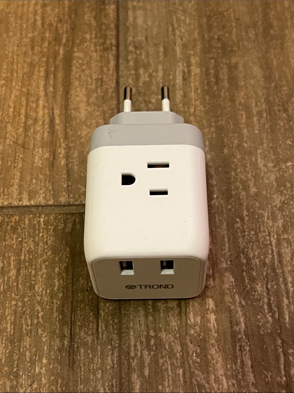 Trond European travel wall plug in adapter USA usb